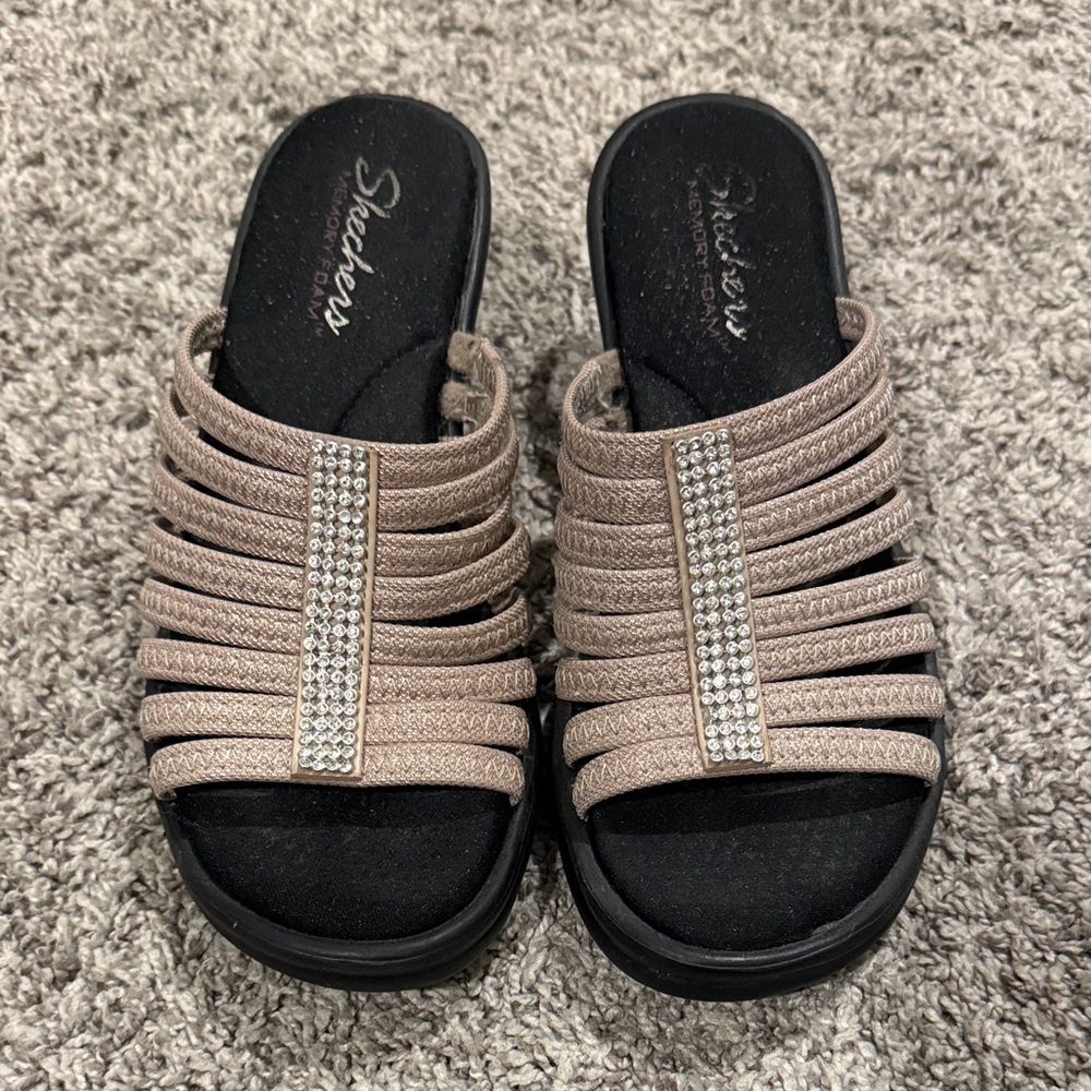 SIZE 8 Skechers Women's Beige Embellished Sandals 8004